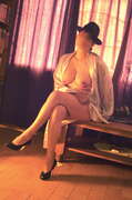 Photos des seins de Suzynue13, dans mon salon