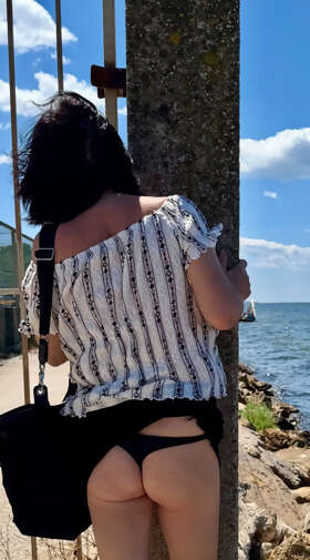 Photos de fesses : Ma culotte noire