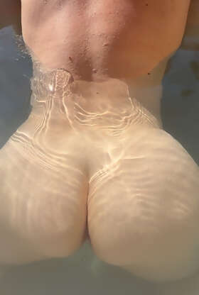 Photos de fesses : Cette &eacute;t&eacute; dans le SPA