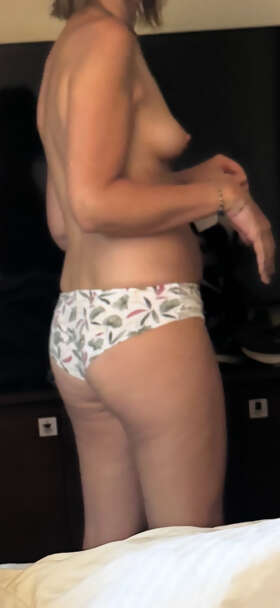 Photos de fesses : Mes fesses bien lisses 